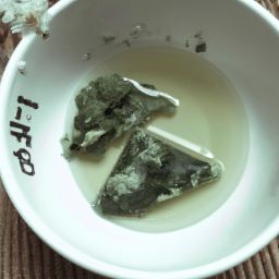 <strong>美容</strong>護(hù)膚粥的功效及其應(yīng)用方法，告別油膩暗黃肌膚！